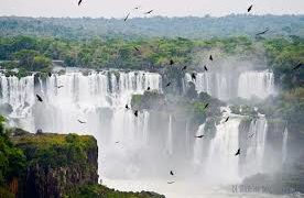 Las Cataratas, entre las atracciones turísticas más elegidas por los argentinos