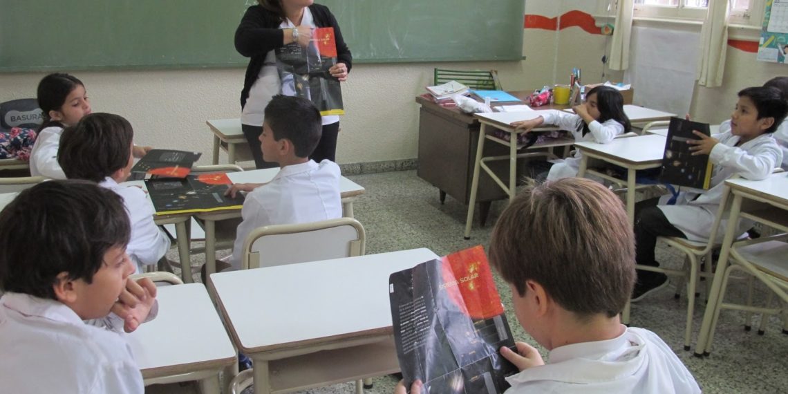 Tras el receso invernal, escolares vuelven al cole
