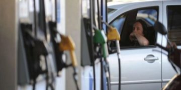 Anuncio fallido: el Gobierno dio marcha atrás con el congelamiento de los combustibles