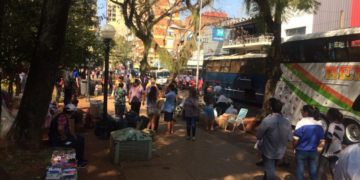 Tareferos levantaron el campamento de la plaza 9 de Julio