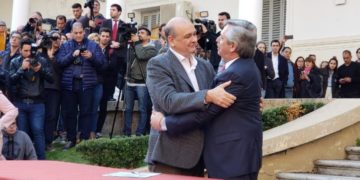 Misiones firmó un acta de compromiso con Fernández: Gasoducto, autovías y reparación económica, ejes de la rúbrica