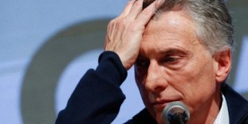 El radicalismo le pedirá a Mauricio Macri que convoque a Alberto Fernández para acordar una transición hasta las elecciones de octubre
