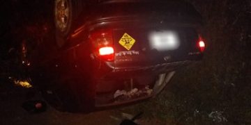 Alcoholizado chocó a un motociclista, huyó, volcó y fue detenido