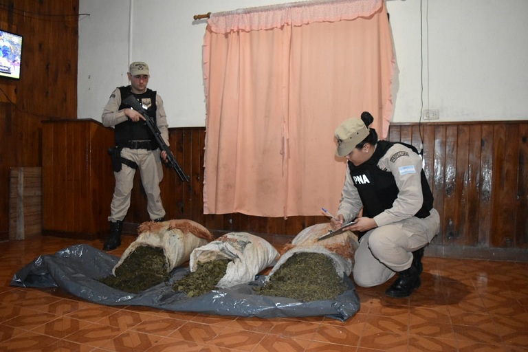 Detuvieron a un narco con marihuana valuada en más de un millón y medio de pesos