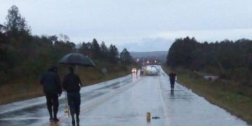 Campo Viera: un camión atropelló a un peatón y volcó en la ruta 14