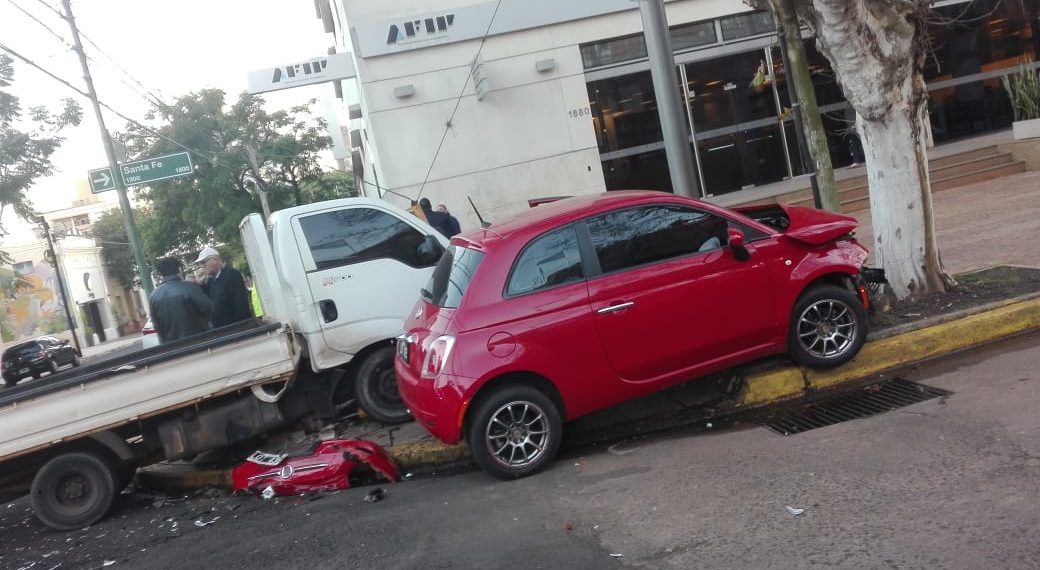 Lesionados en fuerte choque en el centro posadeño