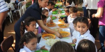 Misiones aumenta un 20% la partida destinada para los comedores escolares