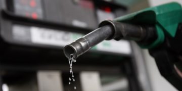 Fin del congelamiento: el Gobierno autoriza una suba del 4% en combustibles