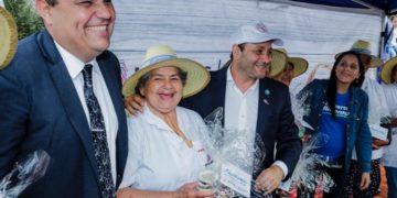 Herrera Ahuad encabezó el acto en conmemoración del 136° aniversario de Santa Ana