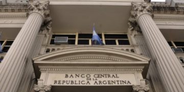 Récord: en agosto se fugaron casi 6 mil millones de dólares