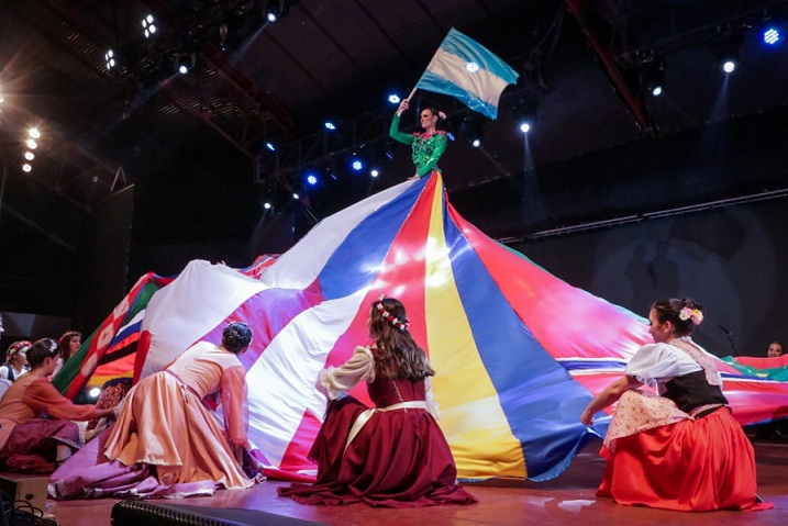 Inmigrante: “Esta es la más argentina de las fiestas”, dijo Passalacqua en la jornada inaugural