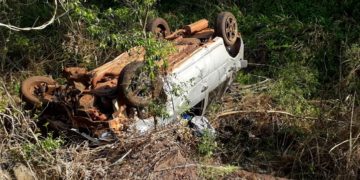 Cayeron a un precipicio con el auto tras despistar en la ruta 2