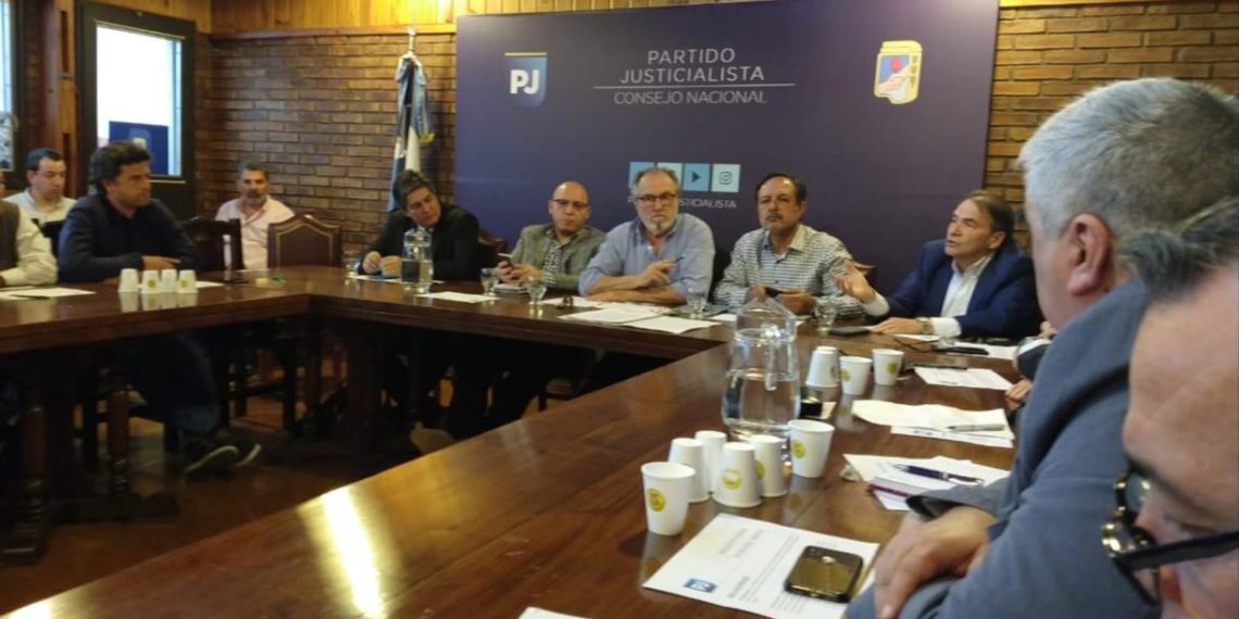 Lanziani disertó sobre el futuro plan energético nacional