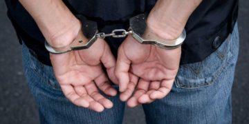 Trago fatal: un hombre detenido por el homicidio de su padrastro