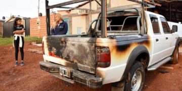 Incendiaron la camioneta de la presidenta del barrio Néstor Kirchner