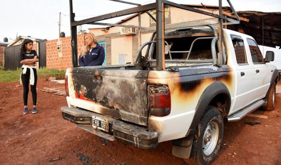 Incendiaron la camioneta de la presidenta del barrio Néstor Kirchner