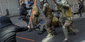 Tensión en Chile: ya hay siete muertos y más de 800 detenidos