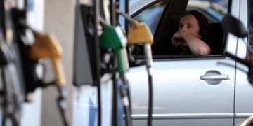 Finaliza el congelamiento de precios y las naftas podrían aumentar un 6%