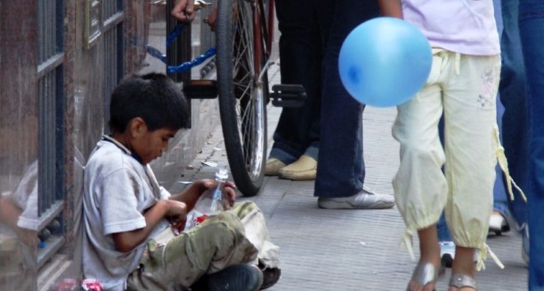Indec: más de la mitad de los chicos son pobres en Argentina