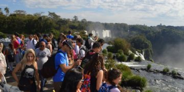 Fin de semana largo: cerca de tres millones de turistas se movilizaron por el país