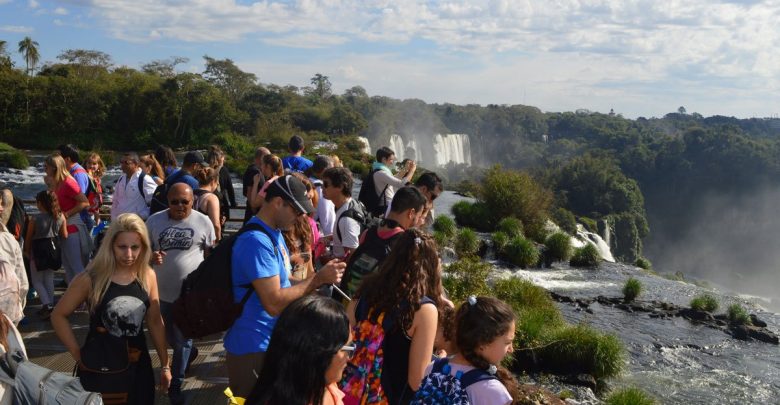Fin de semana largo: cerca de tres millones de turistas se movilizaron por el país