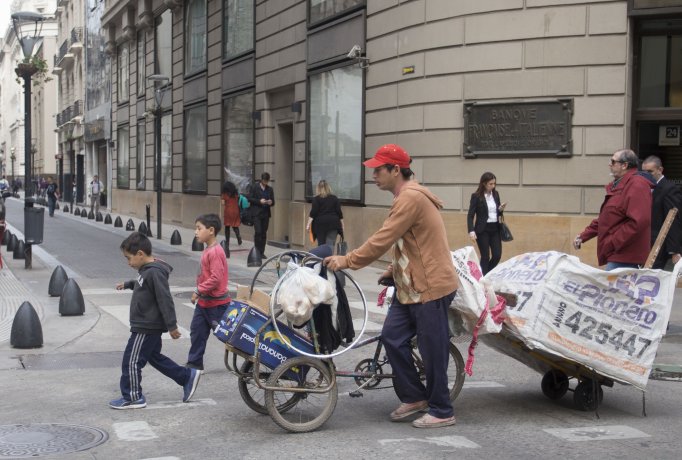 Grave: la pobreza saltó al 35,4% y ya afecta a casi 16 millones de argentinos