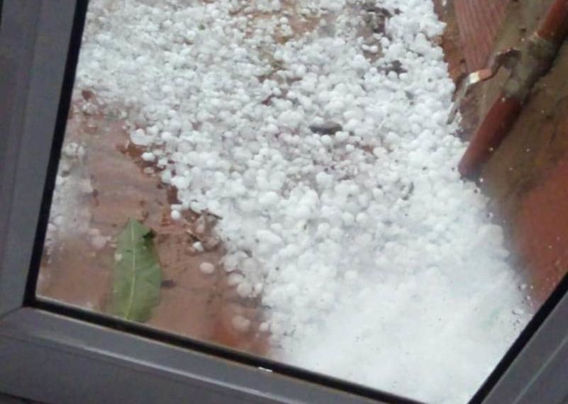 Clima: fuertes lluvias y granizo en Santa María