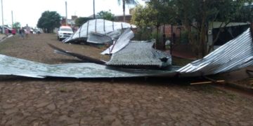 Tormenta: fuertes vientos provocaron la voladura de techos en la zona Centro, hubo caída de granizo