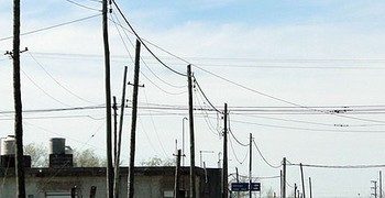 Por ordenanza, las empresas de servicio en Posadas deberán identificar sus postes