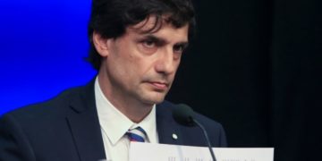 Lacunza: “Las restricciones cambiarias apuntan a tener una transición ordenada”