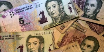 Los billetes de cinco pesos salen de circulación: ¿hasta cuándo se pueden usar?