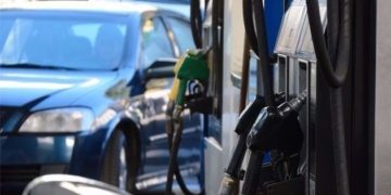 Diciembre arrancará con incrementos de prepagas, nafta y alimentos