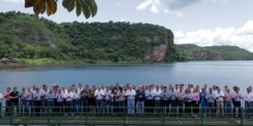 Passalacqua se reunió con los 76 intendentes misioneros y firmaron convenio sobre Emergencia Alimentaria
