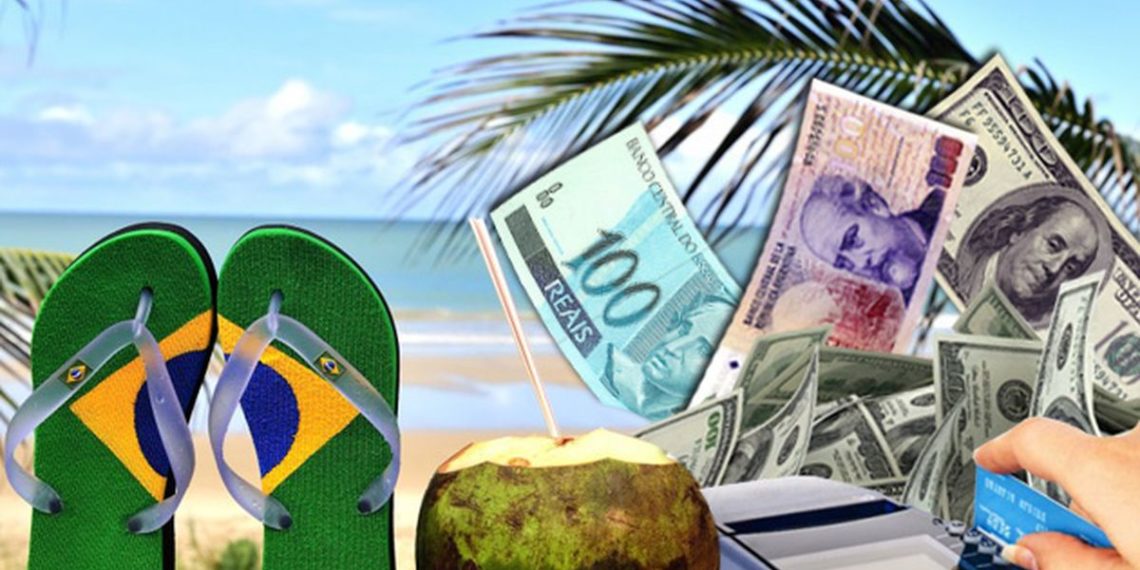Tras la devaluación del real, Brasil pone en la mira a turistas argentinos