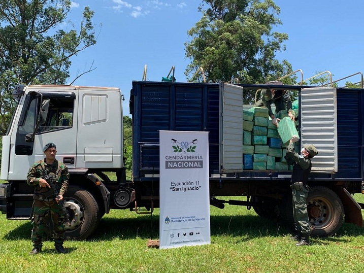 Detienen un camión con más de 8 toneladas de marihuana
