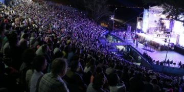 El premio Revelación fue para Franco Redes (Paraguay) y el Consagración para La Guitarreada