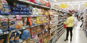 La inflación de octubre se desaceleró al 3,3%, pero en el año ya superó el 42%