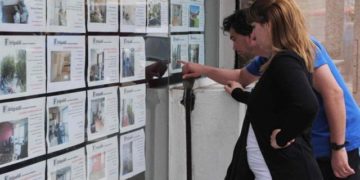Por la crisis, un 26% de inquilinos volvió a vivir a la casa de sus padres