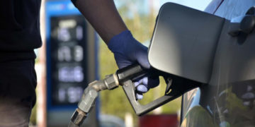 El Gobierno autorizó una suba de 5% en el precio de los combustibles a partir de este viernes