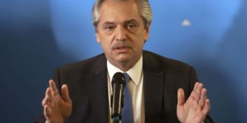 Alberto Fernández declaró la emergencia ocupacional y decretó doble indemnización por 180 días