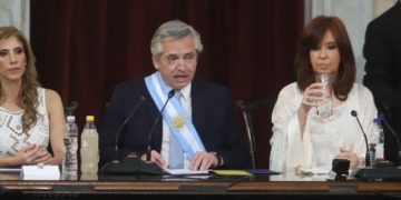 Fernández abogó por la unidad de los argentinos, reactivar la economía y profundizar la democracia