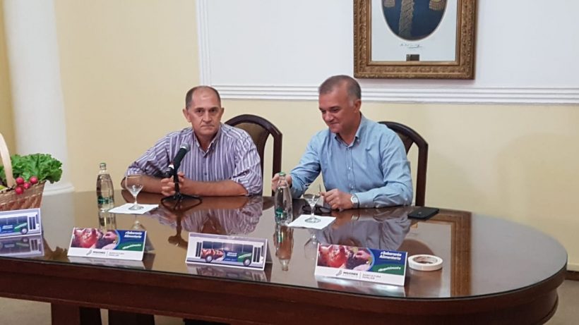 Feriantes de El Soberbio recibieron un colectivo para trasladar sus productos hasta Posadas