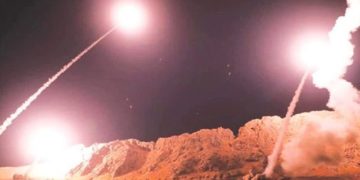 Tensión mundial: Irán atacó con al menos diez misiles bases áreas con tropas estadounidenses en Irak