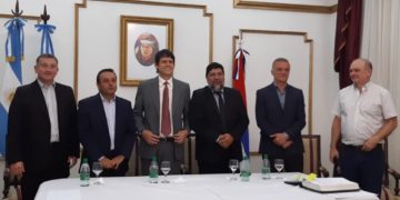 El Gobernador puso en funciones a dos nuevos ministros: Joselo Schuap y Samuel López