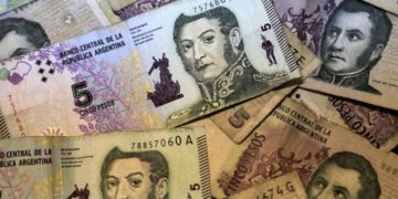 Proponen suspender por seis meses la salida de circulación del billete de 5 pesos