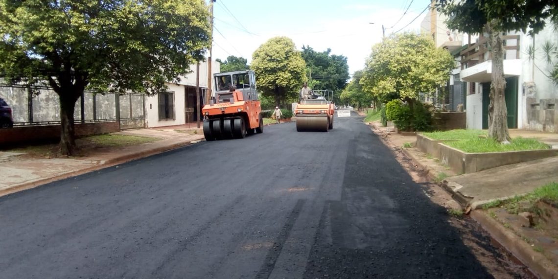 Asfaltan calles internas en la Chacra 9