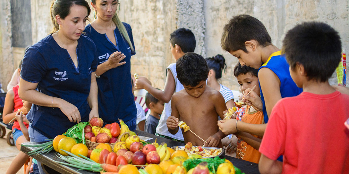 Brindan talleres lúdicos de alimentación saludable en merenderos de Posadas