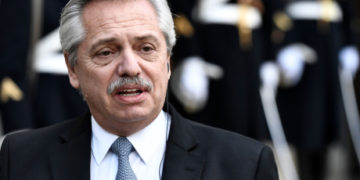 Alberto Fernández volvió al país tras la gira conforme con apoyo para la renegociación de la deuda
