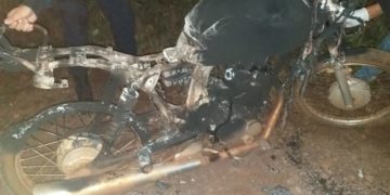 El Soberbio: dos personas murieron electrocutadas mientras circulaban en una moto