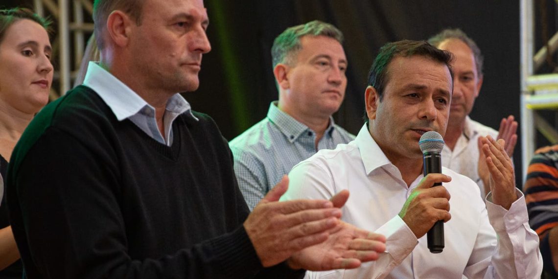 El Gobernador anunció la instalación de una planta elaboradora de alimentos y una secadora de granos en la zona de Colonia Aurora